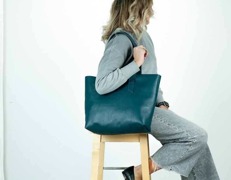 Calisto tote bag - Midnight green pebbled leather - milloobags