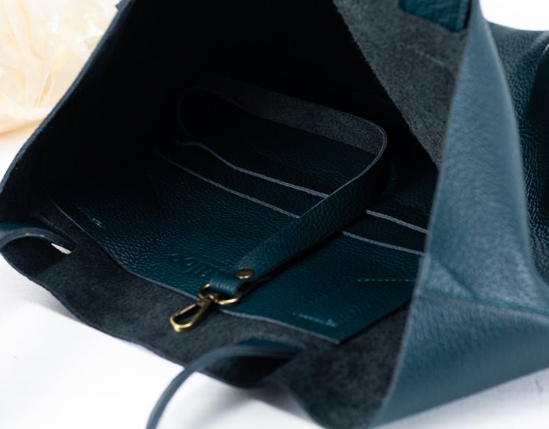 Calisto tote bag - Midnight green pebbled leather - milloobags