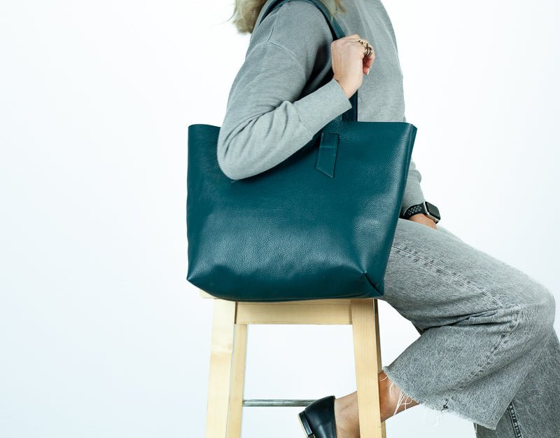 Calisto tote bag - Midnight green pebbled leather - milloobags